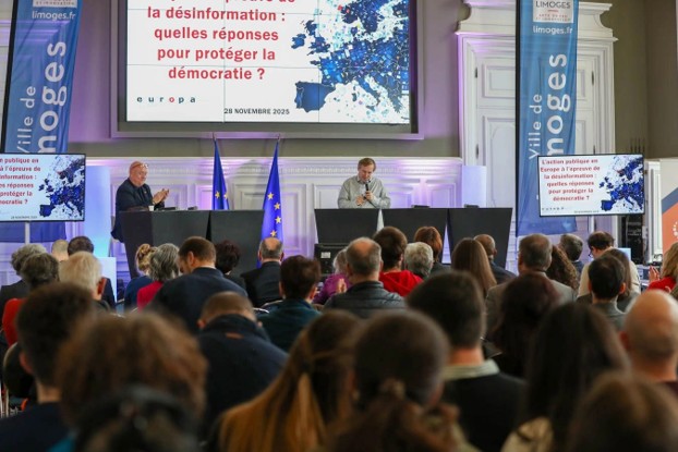 La désinformation à l'épreuve de la démocratie